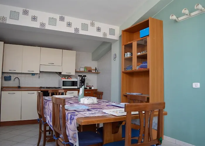 לינה וארוחת בוקר In Terrazza Aquino